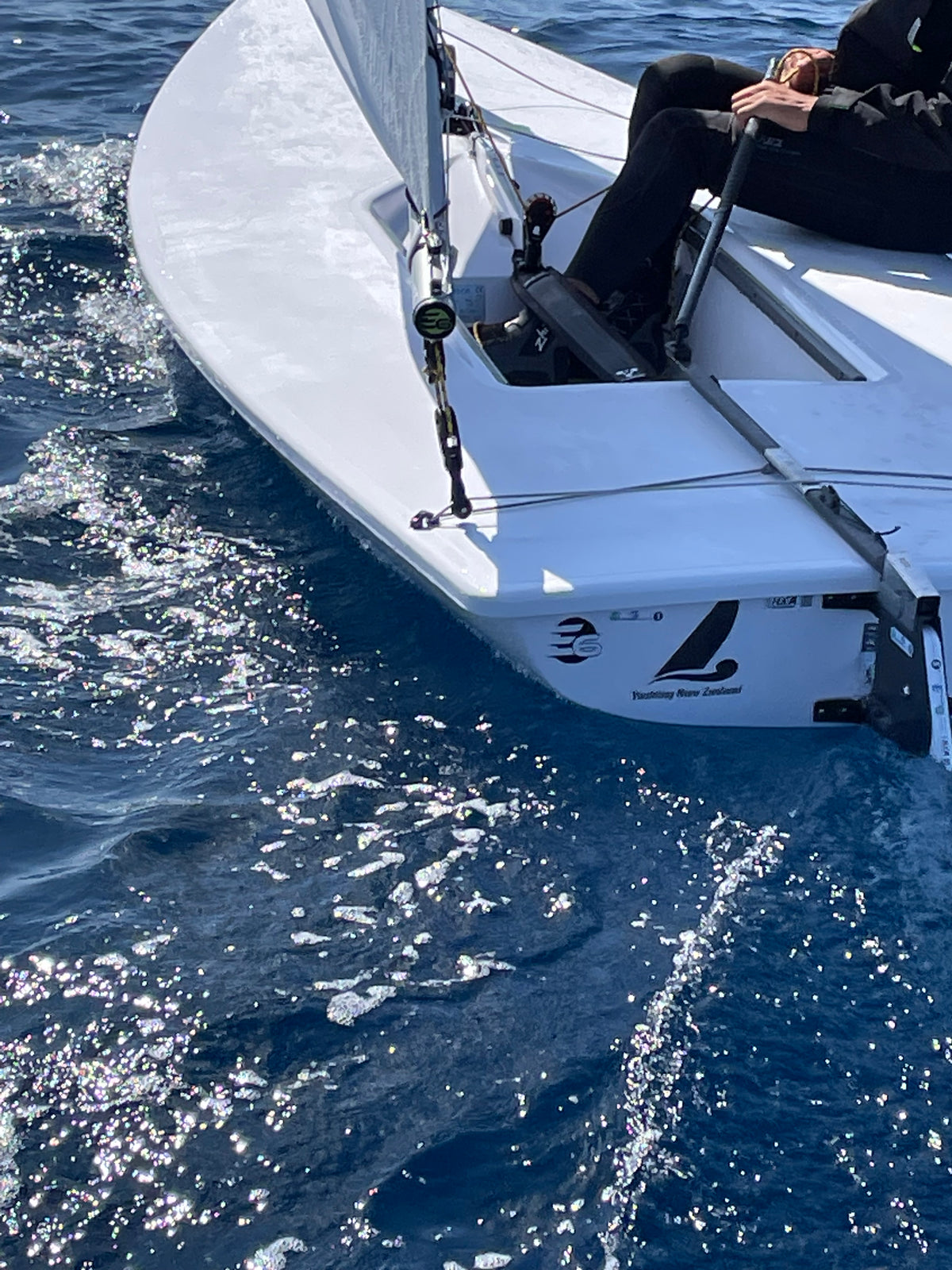 Laser Boot LASER/ILCA 7 FULL RACE FITOUT- COMPLETE BOAT WITH CARBON TOP SECTION ...